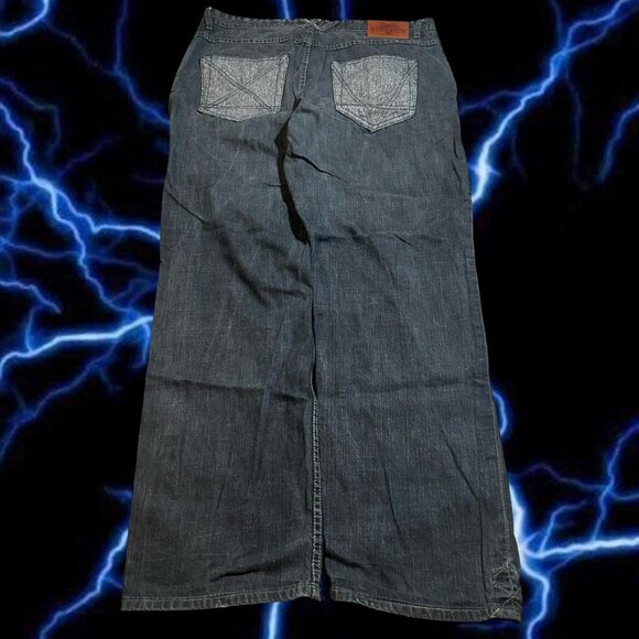 Y2K baggy denim jeans with a unique, distressed look #grunge #streetwear - Picture 4 of 6